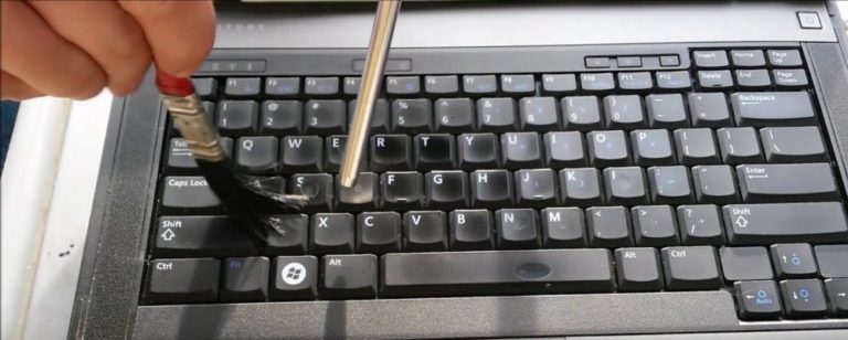 How to (Quickly & Safely) Clean a Laptop Keyboard