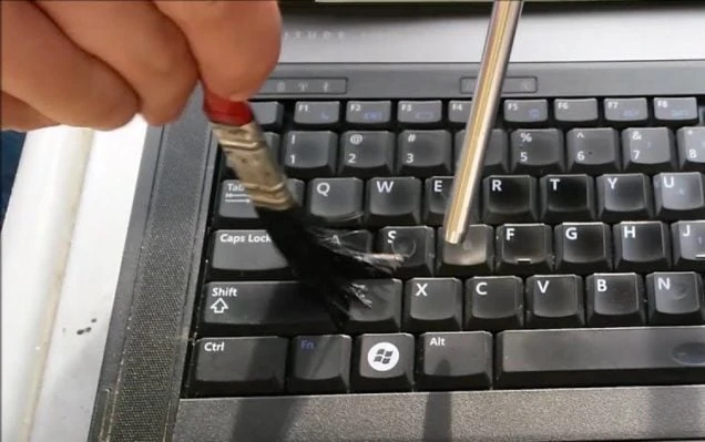 How to (Quickly & Safely) Clean a Laptop Keyboard
